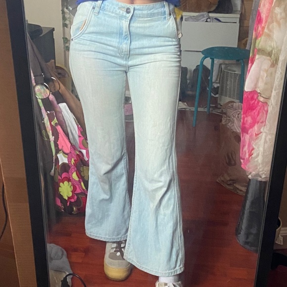 Light-washed BDG high-waisted bell bottom jeans - Picture 1 of 4